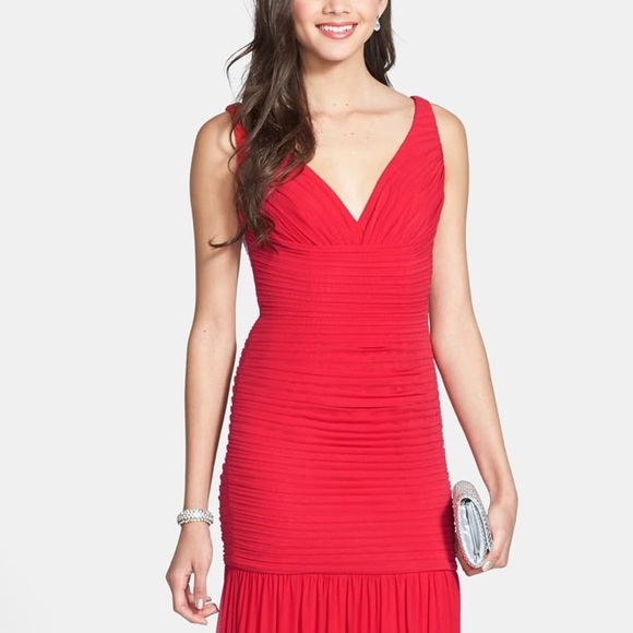 🆕NWT Bold Red Glamorous Floor Length Prom Dress - Picture 2 of 8